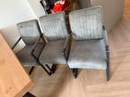 6 Grijze Stoelen waarvan 4 met Armleuning, Ophalen, Drie, Zo goed als nieuw, Metaal