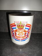 2 mokken Koningshuis  - geboorte Amalia  - 25 jaar Juliana, Verzamelen, Koninklijk Huis en Royalty, Ophalen, Zo goed als nieuw