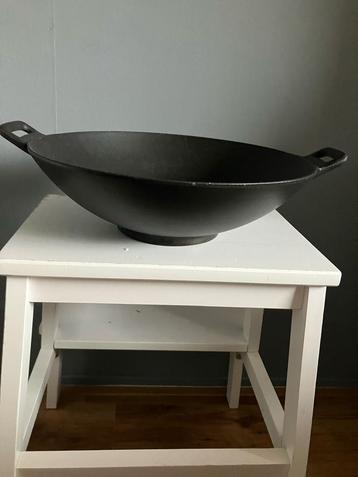 Gietijzeren wok 33 cm gietijzer  beschikbaar voor biedingen