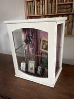 Antiek vitrinekastje met oud glas , brocant kastje, kast,, Ophalen