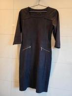 Mooie donkerblauwe Blu*el jurk mt 42, Blauw, Maat 42/44 (L), Ophalen of Verzenden, Zo goed als nieuw