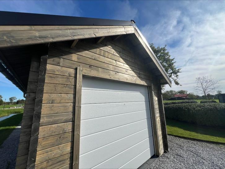 Nieuwe Garage roldeur 350cmx600cm 2 maanden terug opgebouwd, Tuin en Terras, Tuinhuizen, Nieuw, Schuur, Hout, 250 tot 500 cm, 400 cm of meer