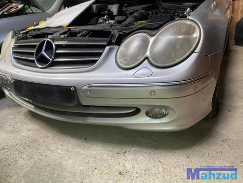 MERCEDES CLK W209 Zilver K744 Voorbumper met pdc 2003-2010, Auto-onderdelen, Carrosserie en Plaatwerk, Bumper, Mercedes-Benz, Voor