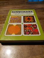 Handwerkboek - Borduren, Haken, Breien, Ophalen of Verzenden, Gelezen, Borduren en Naaien