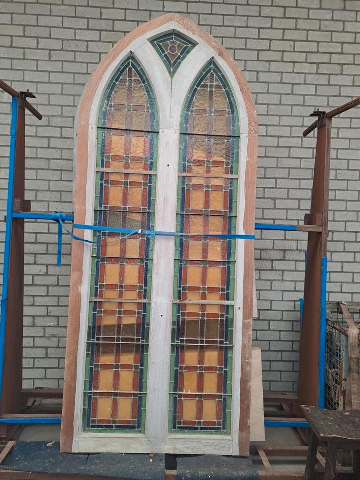 Kerkramen 4 stuks en 2 sets kerkdeuren, Antiek en Kunst, Antiek | Overige Antiek, Ophalen