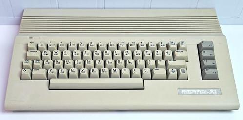 Commodore C64 C64C Verkleurd Maar Goed Werkend Met Voeding, Computers en Software, Vintage Computers, Ophalen of Verzenden