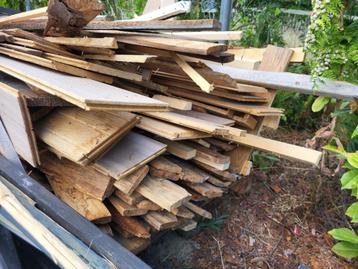 Houten planken, Pallethout, Stookhout, pallets, palen GRATIS beschikbaar voor biedingen