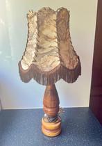 Vintage schemer tafel lamp met mooie kap hoog 58 cm zgan, Huis en Inrichting, Lampen | Tafellampen, Ophalen, 50 tot 75 cm, Vintage