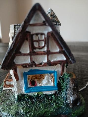 Efteling roodkapje  huisje met verlichting beschikbaar voor biedingen