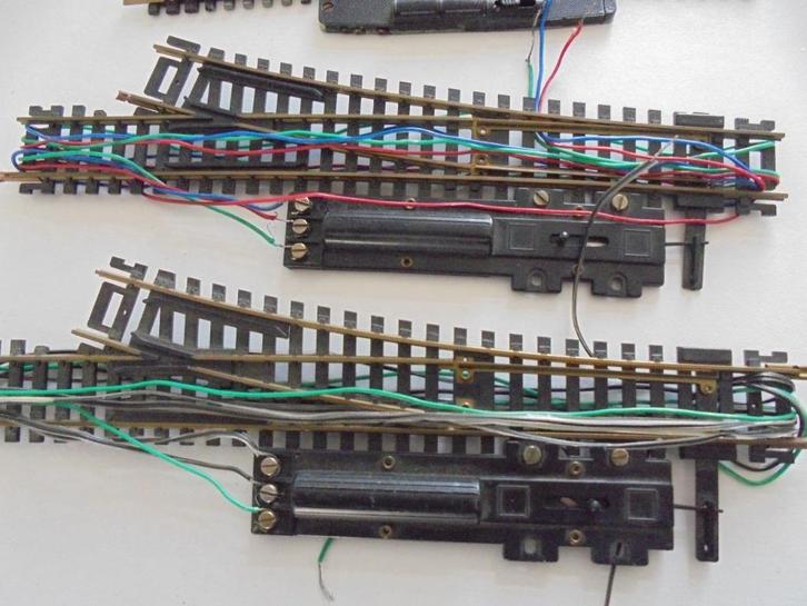 5 X Wissel waarvan 2 X Electrisch, Hobby en Vrije tijd, Modeltreinen | H0, Gebruikt, Rails, Gelijkstroom, Overige merken, Ophalen of Verzenden