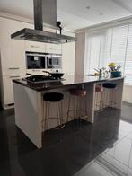 Moderne keuken met kookeiland en Siemens apparatuur, Huis en Inrichting, Keuken | Complete keukens, Ophalen, Gebruikt, Wit, Overige typen