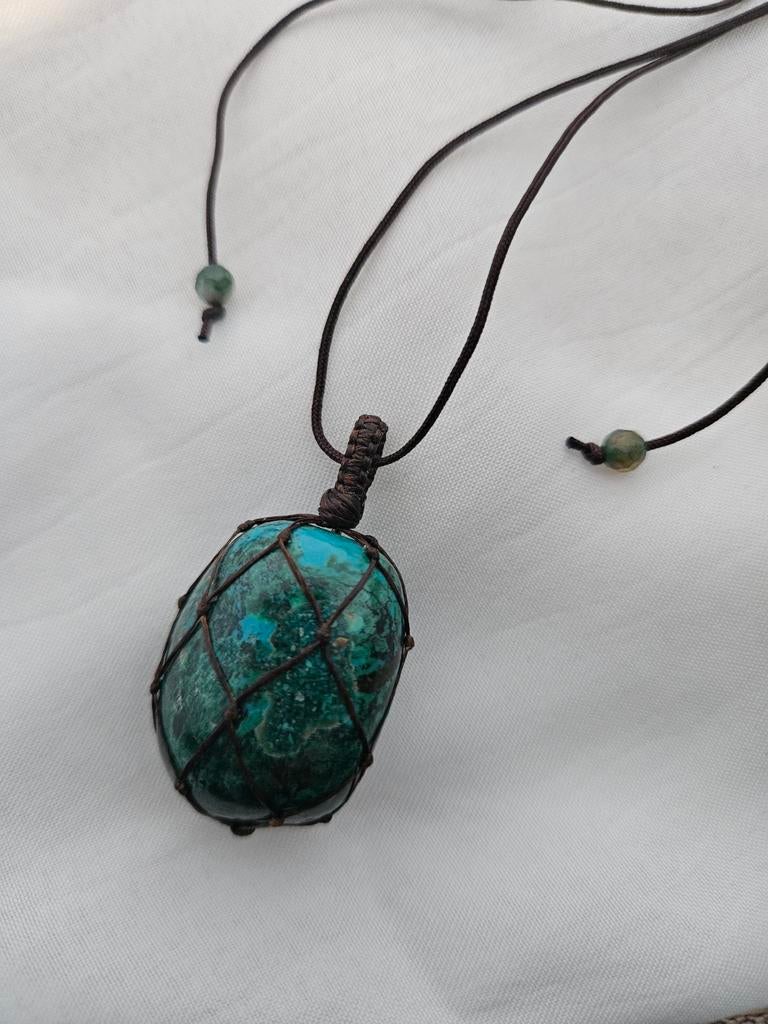 Chrysocolla edelsteen in gehaakte ketting, Verstelbaar, Nieuw, Ophalen of Verzenden, Steen of Mineraal