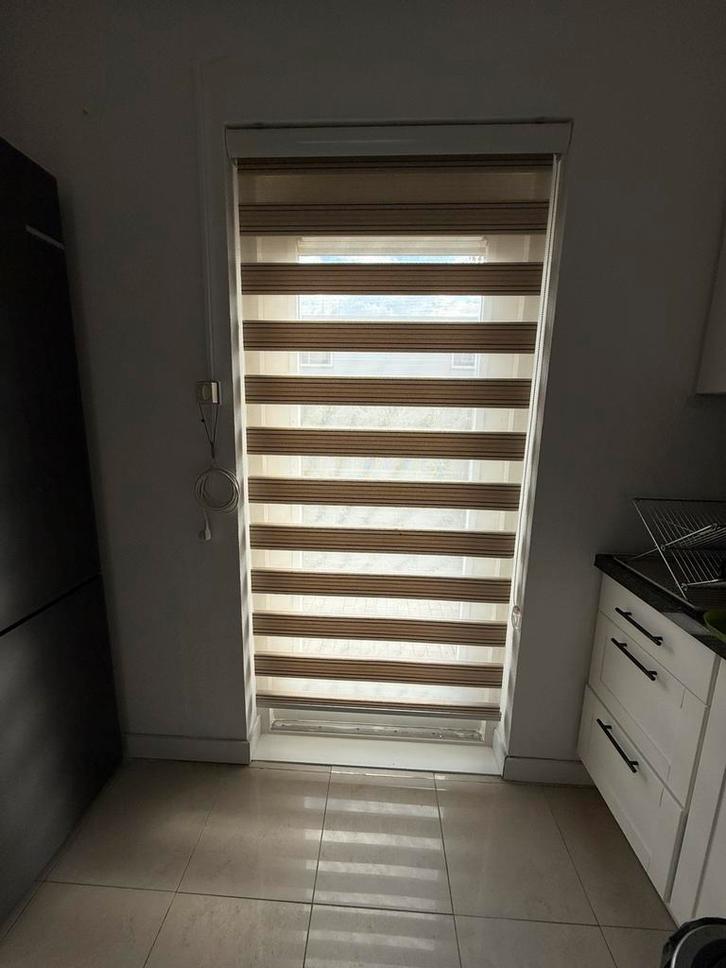 Duo rolgordijnen! Verduisterend, Huis en Inrichting, Stoffering | Gordijnen en Lamellen, Zo goed als nieuw, 150 tot 200 cm, Ophalen of Verzenden