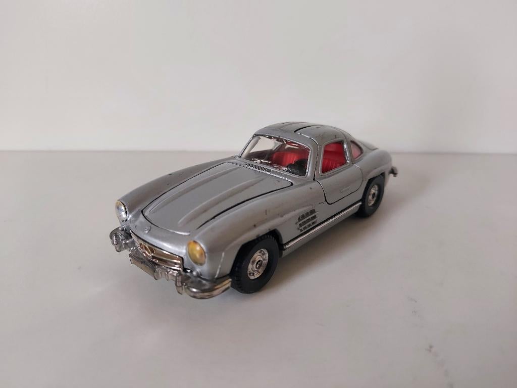 Corgi 811 Mercedes-Benz 300 SL Gullwing schaal 1:36 (2), Hobby en Vrije tijd, Modelauto's | 1:32, Ophalen of Verzenden, Gebruikt