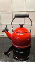 Le Creuset kleine waterkoker rood, Huis en Inrichting, Ophalen of Verzenden, Gebruikt, Overige materialen