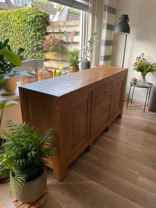 Massief eiken dressoir, Huis en Inrichting, Kasten | Dressoirs, Zo goed als nieuw, 150 tot 200 cm, 25 tot 50 cm, Eikenhout, Ophalen