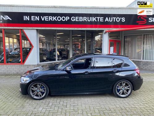 BMW 1-serie M135i xDrive - 5drs - Eventuri - Remus Cat Back, Auto's, BMW, Bedrijf, Te koop, 1-Serie, 4x4, ABS, Airbags, Airconditioning