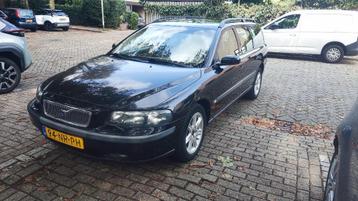 Volvo V70 2.4 170PK 2004 Zwart beschikbaar voor biedingen