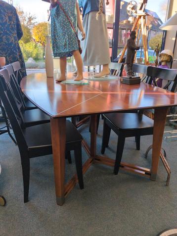 Prachtige art nouveau design eettafel Schuitema  beschikbaar voor biedingen