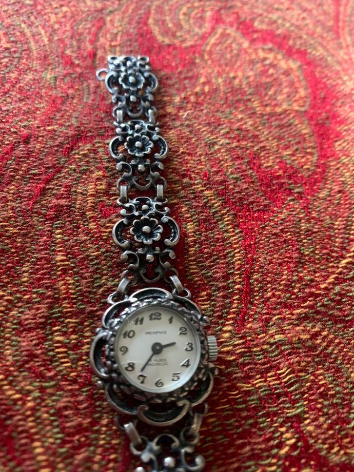 Memphis vintage zilveren dameshorloge, Sieraden, Tassen en Uiterlijk, Horloges | Dames, Gebruikt, Polshorloge, Overige merken