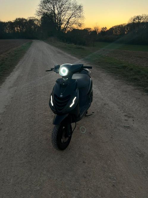 Piaggio zip iget 3v 4t 2019, Fietsen en Brommers, Scooters | Piaggio, Zo goed als nieuw, Zip, Maximaal 45 km/u, Benzine, Ophalen of Verzenden