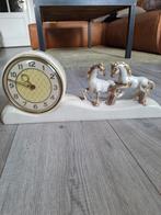 Vintage Tafelklok met Paarden Ornament, Antiek en Kunst, Ophalen