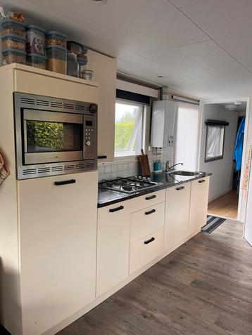 Keuken 280 lang met granieten aanrecht per eind oktober etc beschikbaar voor biedingen
