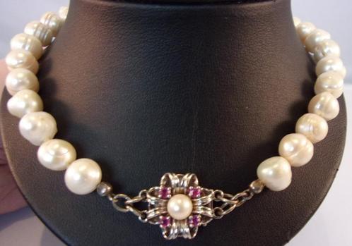 Kostbaar parelcollier met 14 karaat witgouden slot & Robijn, Sieraden, Tassen en Uiterlijk, Antieke sieraden, Ketting, Goud, Met edelsteen