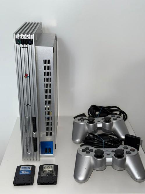 Playstation 2 met 2 controllers en 29 games, Spelcomputers en Games, Spelcomputers | Sony PlayStation 2, Zo goed als nieuw, Phat