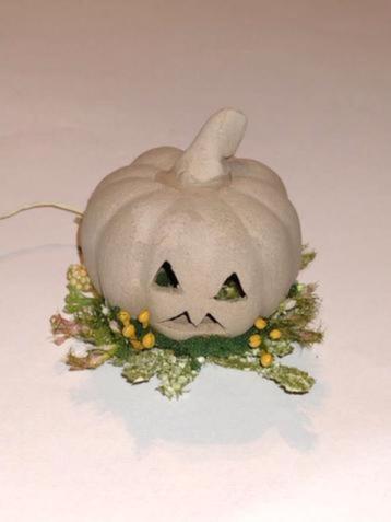 Halloween pompoen beige keramiek met 12 Volt. lampje beschikbaar voor biedingen