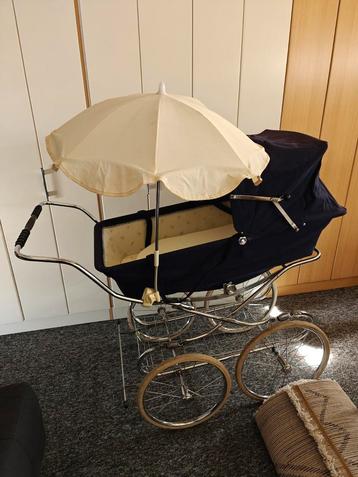 Retro kinderwagen  beschikbaar voor biedingen