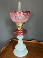 Antieke opaline olielamp. Tafellamp., Antiek en Kunst, Ophalen of Verzenden