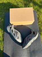 Yeezy Foam Runner Carbon maat 46, Kleding | Heren, Schoenen, Zwart, Nieuw, Ophalen of Verzenden, Sneakers of Gympen