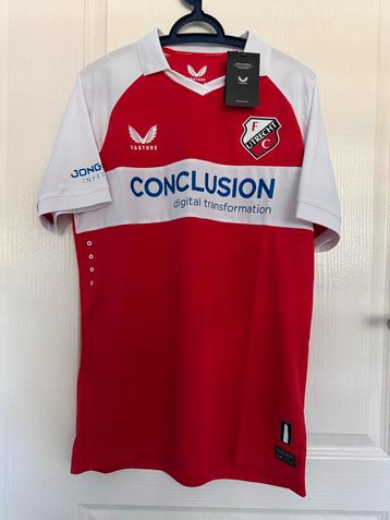 FC Utrecht Castore Retroshirt  - Maat M beschikbaar voor biedingen