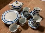 DE servies blauw wit gestreept, Huis en Inrichting, Keuken | Servies, Ophalen, Zo goed als nieuw, Overige stijlen, Kop(pen) en/of Schotel(s)