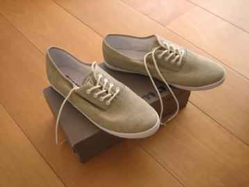 Nieuw! Sportieve zandkleurige sneakers TAMARIS 41 snazzeys beschikbaar voor biedingen