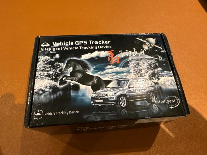 GPS Voertuig Tracker - in doos 1x gebruikt, Auto diversen, Anti-diefstal, Zo goed als nieuw, Ophalen of Verzenden