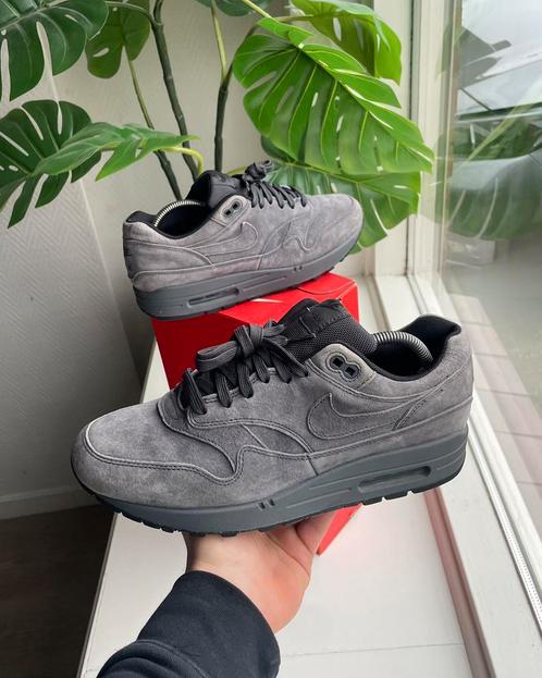 Nike Air Max 1 Premium Anthracite, Kleding | Heren, Schoenen, Sneakers of Gympen, Overige kleuren, Verzenden