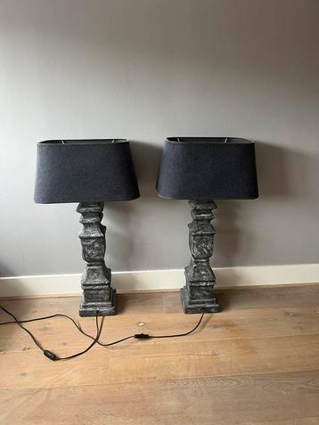 Landelijke lampen. beschikbaar voor biedingen