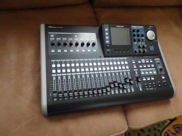 Tascam DP24SD Portastudio 24 track, Audio, Tv en Foto, Professionele Audio-, Tv- en Video-apparatuur, Zo goed als nieuw, Audio