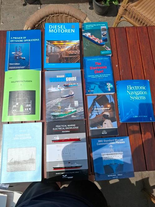 Vakliteratuur/Studieboeken voor opleiding Maritiem Officier, Boeken, Vervoer en Transport, Gelezen, Boot, Ophalen of Verzenden