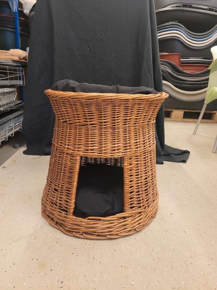 Rieten kattenmand, Dieren en Toebehoren, Kattenmanden, Zo goed als nieuw, Riet, Ophalen