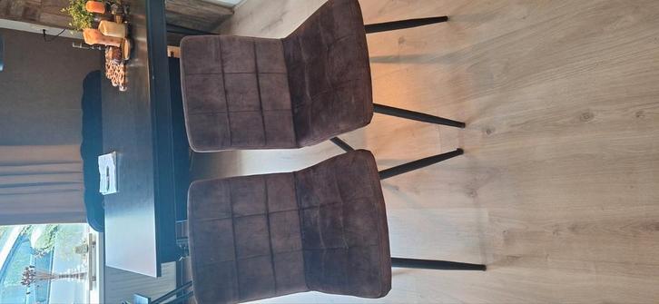 2 bruin velours eetkamerstoeltjes, netjes, Huis en Inrichting, Stoelen, Zo goed als nieuw, Twee, Bruin, Ophalen