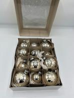 12 vintage glazen kerstballen in doos zilver, Diversen, Ophalen of Verzenden, Zo goed als nieuw