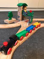 Houten treinbaan Brio met seinhuisje en brug, Kinderen en Baby's, Speelgoed | Houten speelgoed, Gebruikt, Ophalen, Duw- of Trekspeelgoed