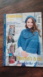 Patricia,  poncho's,  doeken en tassen breien, Ophalen of Verzenden, Zo goed als nieuw, Breien, Patroon of Boek