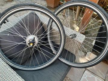 Te set 28 inch wielen qwic E-bike beschikbaar voor biedingen