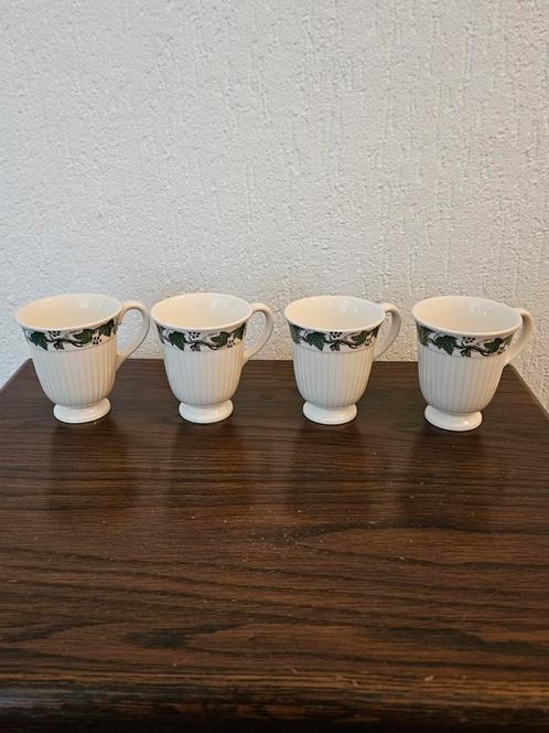 4x Wedgwood Kopjes - Etruria Barlaston, Antiek en Kunst, Antiek | Servies los, Ophalen
