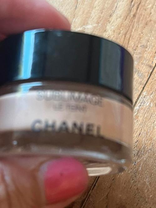 Chanel Sublimage Le Teint Ultimate Radiance  22 beige rose, Sieraden, Tassen en Uiterlijk, Uiterlijk | Cosmetica en Make-up, Nieuw