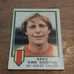 Panini Voetbal 81 nr 104, Verzamelen, Ophalen of Verzenden, Zo goed als nieuw, Overige binnenlandse clubs, Poster, Plaatje of Sticker